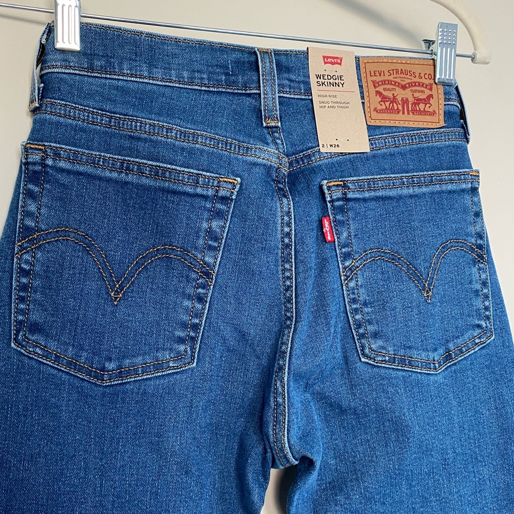 NWT Levi’s Wedgie Icon High Rise Jeans